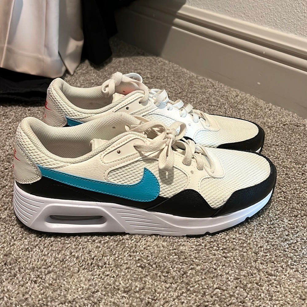 Nike size 11 women’s shoes
